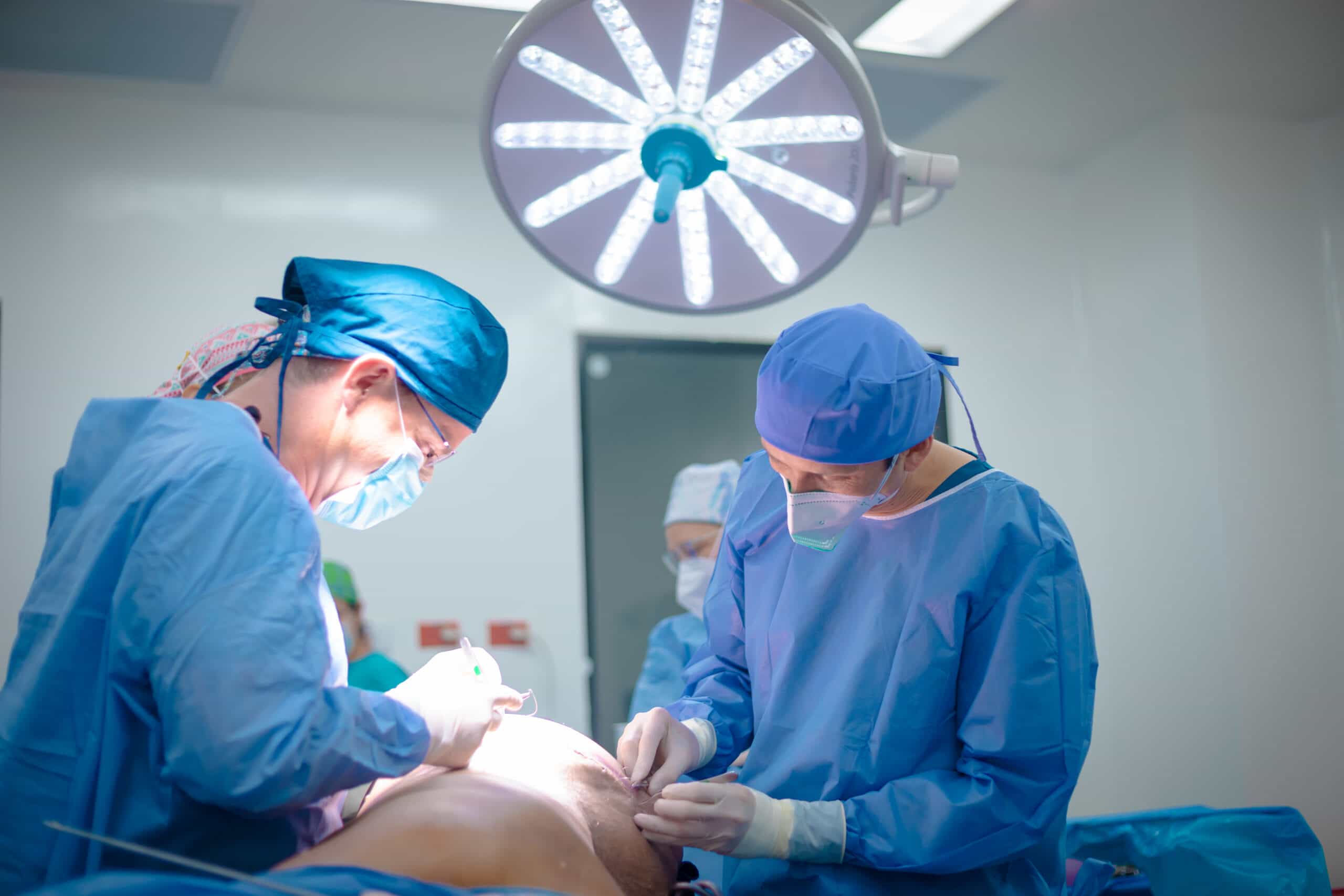 Dr. Mauricio Herrera - Plastic surgeon Colombia